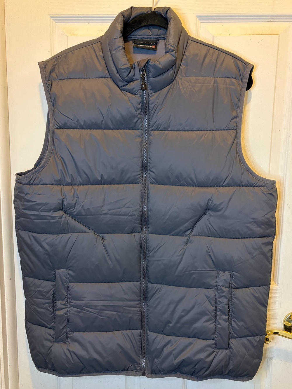 Swiss Tech Men's Quilted Puffer Vest - Charcoal Gray